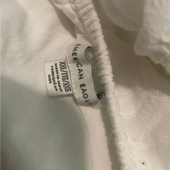 American Eagle Outfitters White Eyelet Peasant Crop Top - Picture 2 of 2